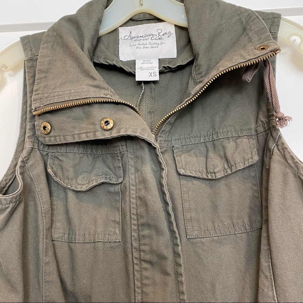 American Rag green vest - Picture 4 of 7